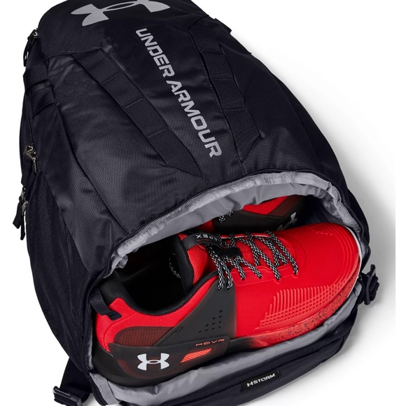 UNISEX NWT Under Armour Hustle 5.0 Waterproof Backpack Black and Silver Bag - Picture 6 of 10